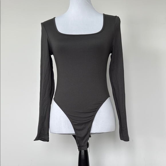 SHEIN Tops - SHEIN Chic Charcoal Long Sleeve Bodysuit Sz XS